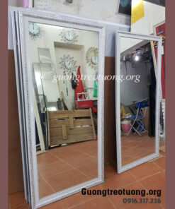 gương soi treo tường có khung gỗ nhựa treo phòng khách