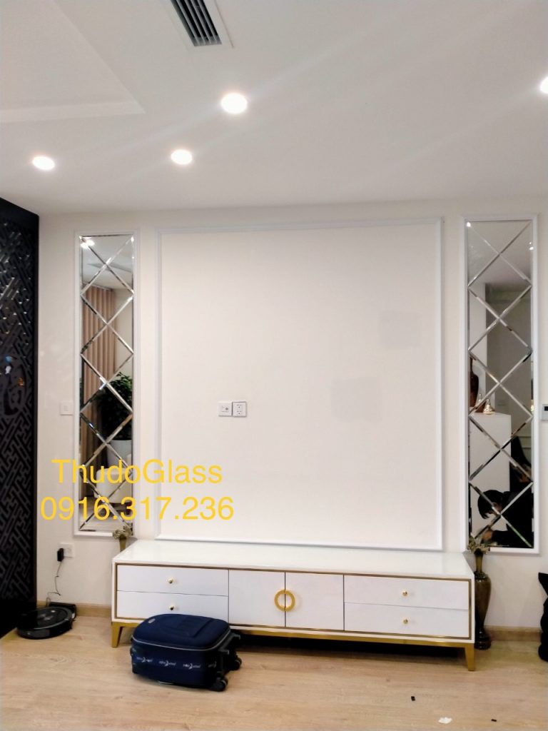 Gương trang trí dán tường phòng khách Gương trang trí dán tường phòng khách