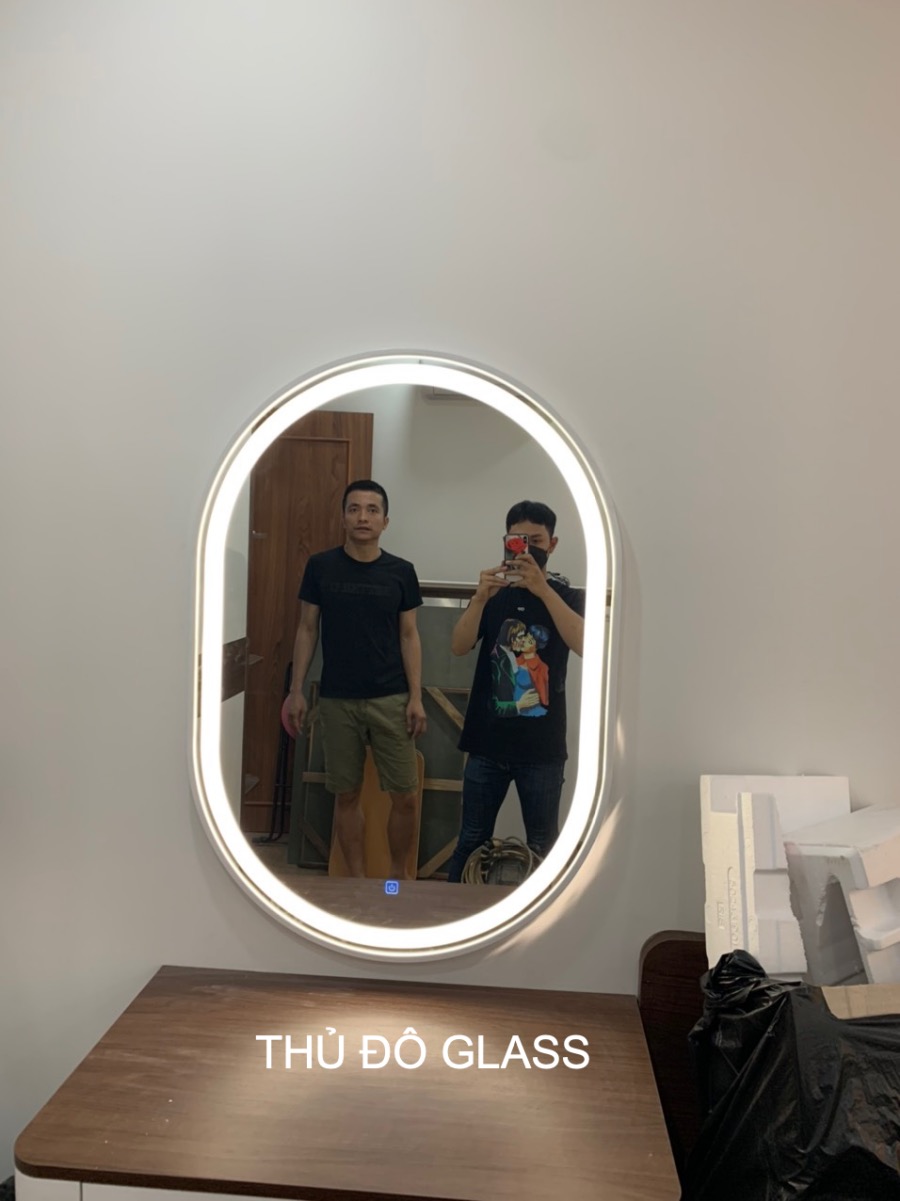 Gương bàn trang điểm Đà Nẵng treo tường có gắn đèn led Gương bàn trang điểm Đà Nẵng treo tường có gắn đèn led