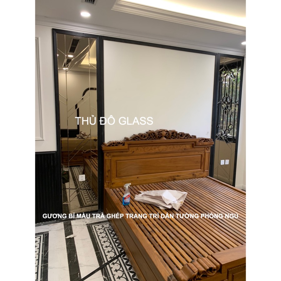 Gương bỉ màu trà ghép trang trí dán tường phòng ngủ Hà Nội