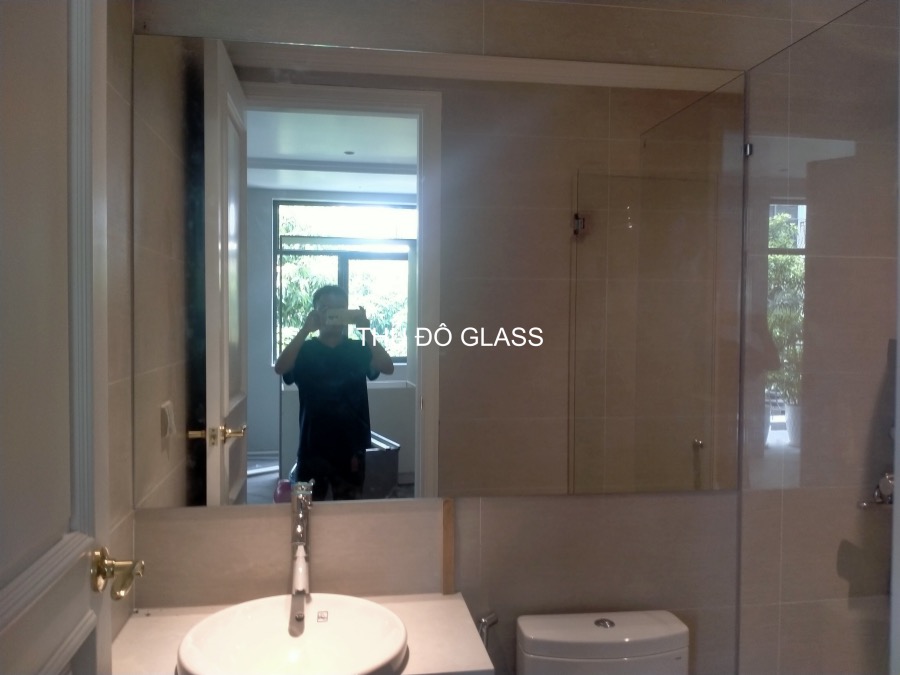 Gương dán tường nhà tắm nhà vệ sinh Hà nội Gương dán tường nhà tắm nhà vệ sinh Hà nội