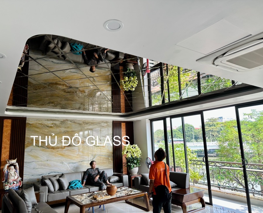 Gương ghép quả trám dán trần nhà trang trí đẹp