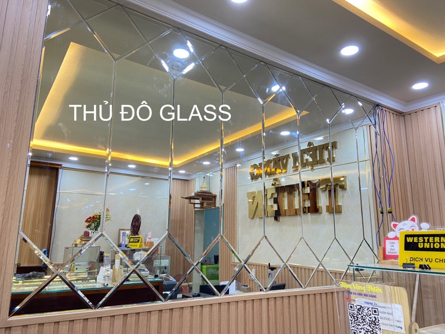 Gương ghép quả trám trang trí dán tường tiệm vàng đẹp