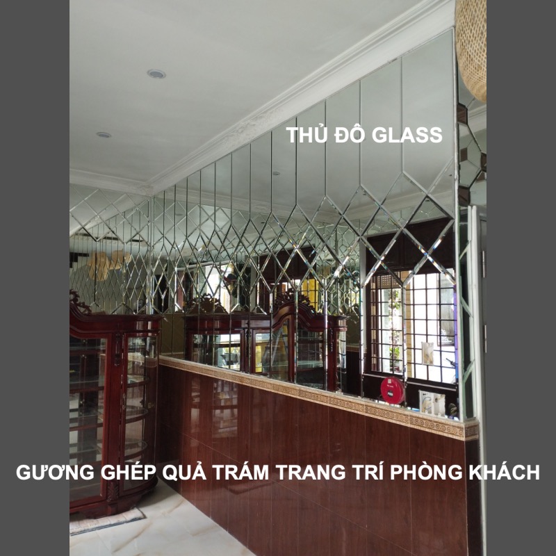 Gương ghép quả trám trang trí phòng khách