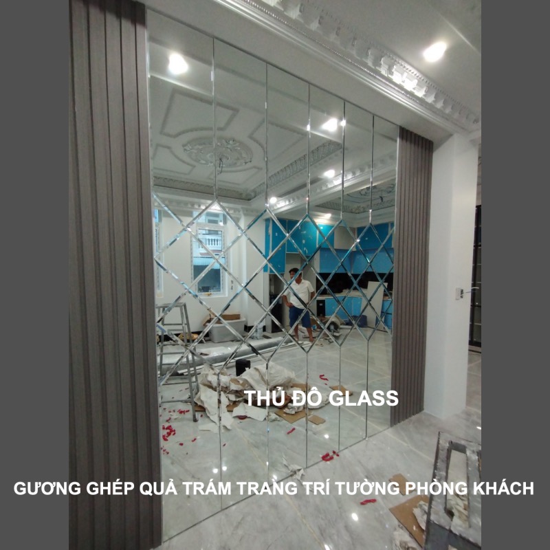 Gương ghép quả trám trang trí tường phòng khách