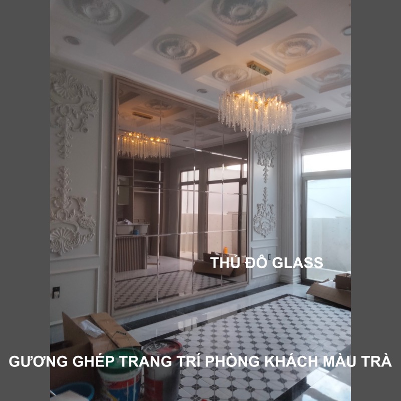 Gương ghép trang trí phòng khách màu trà