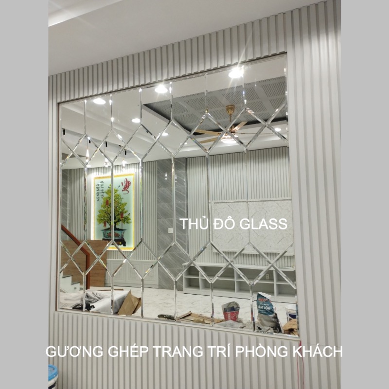 Gương ghép trang trí phòng khách
