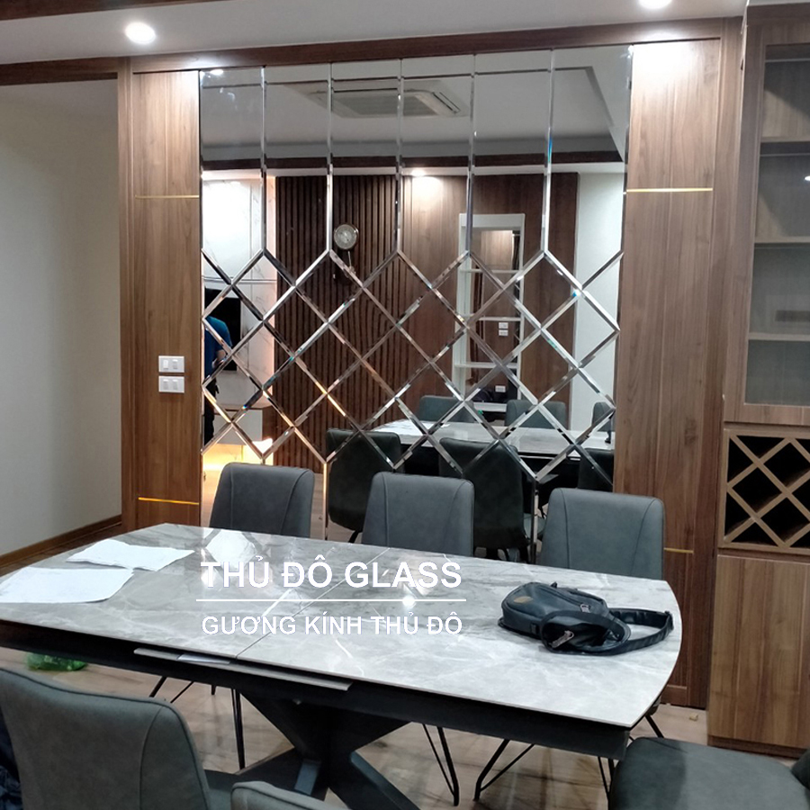 Gương ghép nghệ thuật trang trí phòng ăn