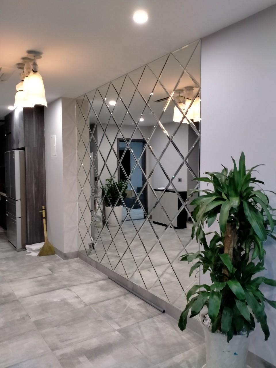 Gương quả trám ghép trang trí phòng khách