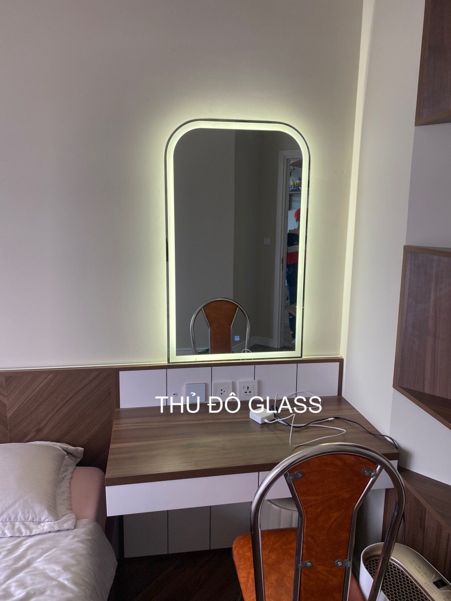 Gương soi bàn trang điểm Đà Nẵng treo tường đèn led Gương soi bàn trang điểm Đà Nẵng treo tường đèn led