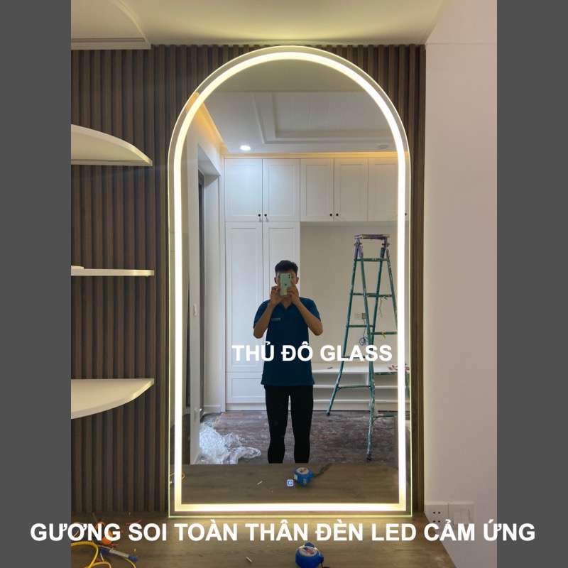 Gương soi toàn thân đèn led cảm ứng
