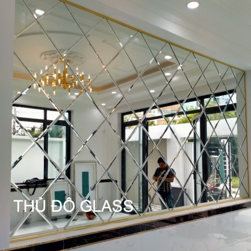Gương trang trí phòng khách dán tường đẹp