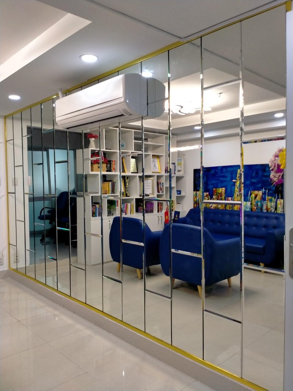 Gương trang trí phòng khách