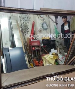 Gương treo tường phòng khách khung gỗ nhựa kích thước lớn