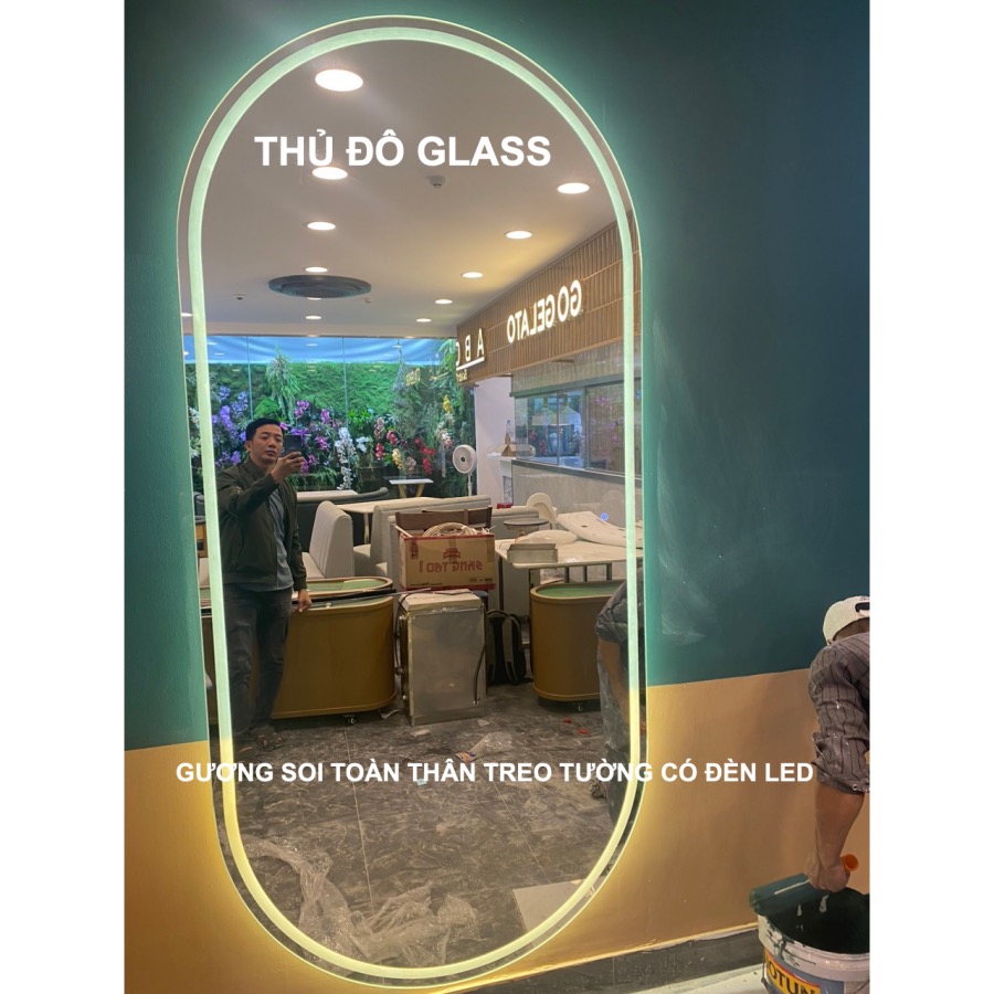 Gương treo tường soi toàn thân có đèn led hình nhộng