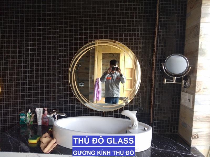 Gương tròn đèn led treo tường trong phòng tắm