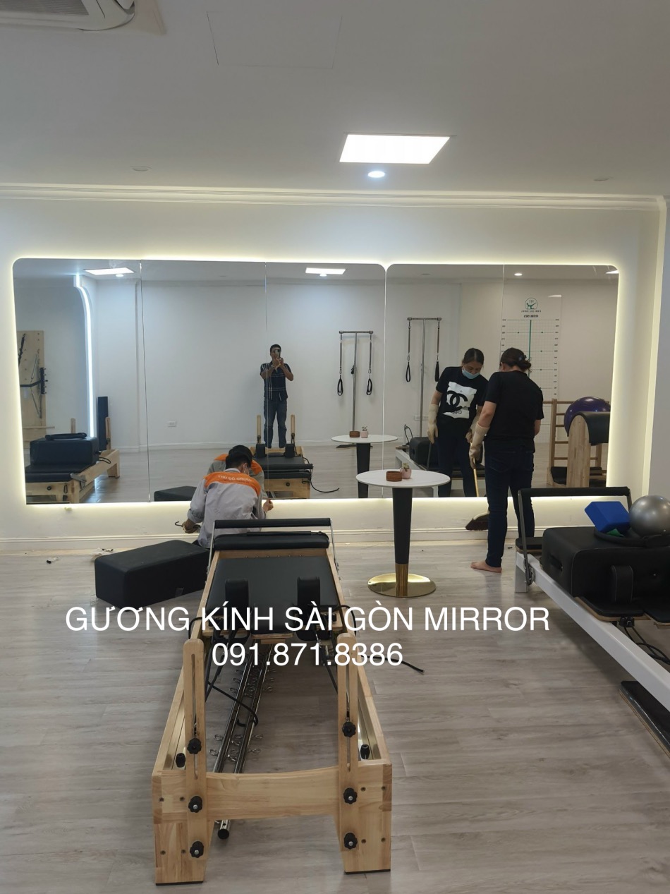 Thi công gương phòng tập Gym Yoga - Tập nhảy tập múa tại TPHCM